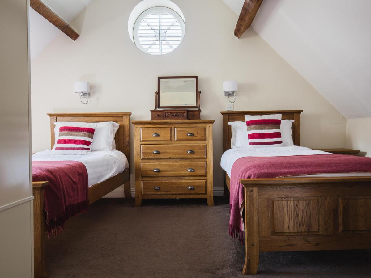 Queens Winchcombe Extérieur photo