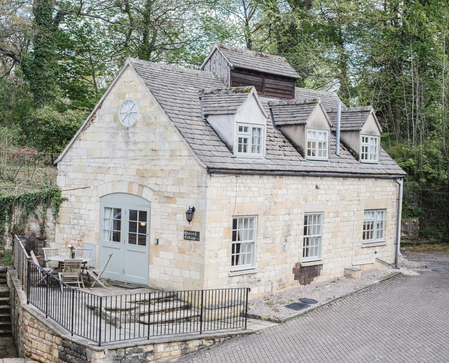 Queens Winchcombe Extérieur photo